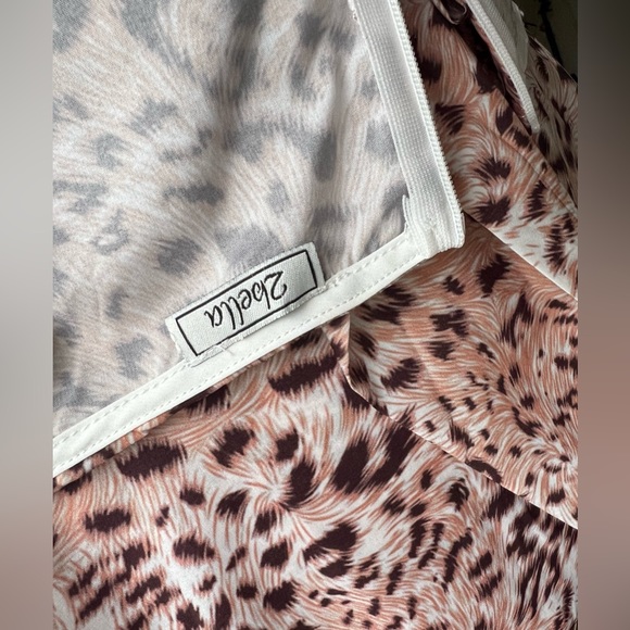 2Bella leopard print romper perfect for a sorority formal or jungle theme party - Picture 8 of 8